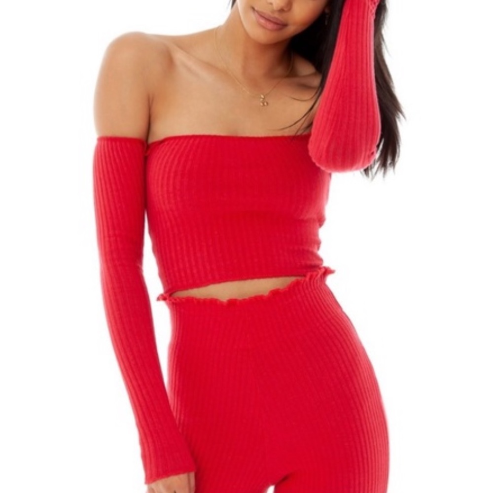 NWT ARE YOU AM I Womens Minka Long Sleeve Cold Shoulder Crop Top Spandex Red / M